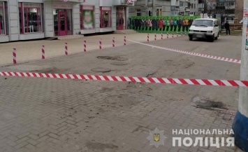 В Кременчуге возле остановки застрелили мужчину: полиция показала шокирующие кадры