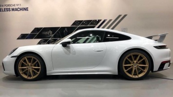 Porsche показала фирменный обвес для нового купе 911
