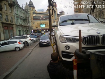 В Киеве появился еще один пункт выдачи эвакуированных авто
