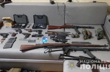 Полиция задержала одессита с посылкой с оружием из Донбасса