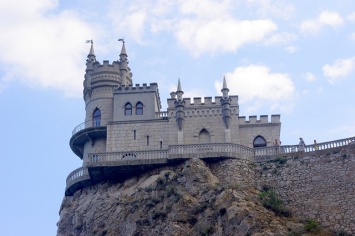 У дворца-замка «Ласточкино гнездо» обустроят балюстраду и отремонтируют смотровую площадку