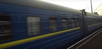 ЧП на Укрзализныце: 80-килограммовая полка в вагоне поезда чуть не убила пассажирку