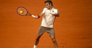 Федерер снялся с "Ролан Гаррос" и остальных грунтовых турниров