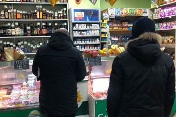 В Кривом Роге оштрафовали кассира, который продал несовершеннолетнему сигареты