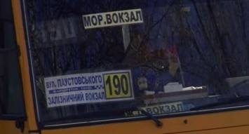 В Одессе водитель маршрутки набросился на мужчину, заносившего детскую коляску: получила и мать ребенка