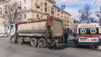 Жуткое ДТП: в центре Днепра грузовик переехал мужчину