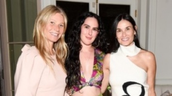 Гвинет Пэлтроу, Деми Мур и девушка Киану Ривза появились на вечеринке без макияжа: фото