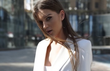 Как же ей хорошо без белья: Мисс Украина Леонила Гузь подразнила собой