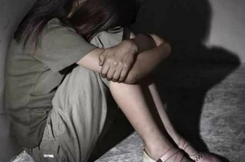 На Набережной Днепра нашли избитую и, вероятно, изнасилованную 15-летнюю девушку