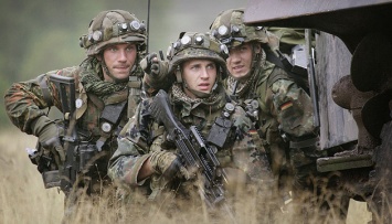 Россия вынуждает НАТО к развитию - генерал Бундесвера