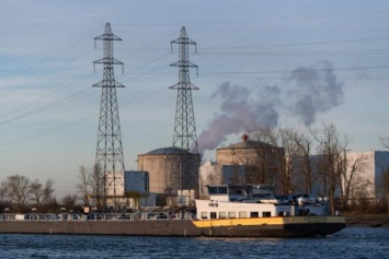 Первый реактор самой старой АЭС во Франции вывели из эксплуатации