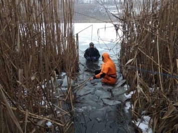 В Херсонской области рыбаки погибли после падения в ледяную воду