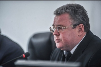 Экс-прокурор Валерий Романов перед выходом на пенсию заработал в прокуратуре почти 300 тысяч гривен