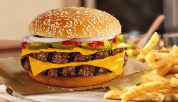 Burger King показал заплесневелый гамбургер в рекламе