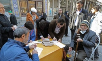 В Иране прошли выборы: явка была низкой, а поддержка сторонников Хаменеи - высокой