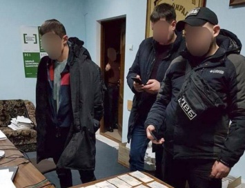 В Хмельницком правоохранители задержали псевдополицейських-гастролеров