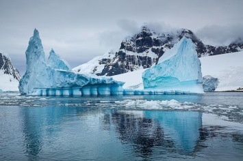 В Антарктиде заметили массовое таяние ледников из-за аномального тепла