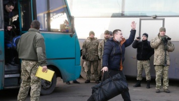 Со 2 марта освобожденные из плена РФ украинцы начнут получать по 100 тыс. грн, - Минветеранов