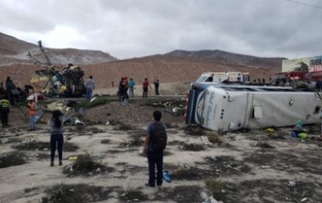 В Перу 80 человек пострадали при столкновении двух автобусов (видео)