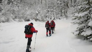 Прикарпатские спасатели нашли заблудившихся возле горы Яйко Илемское туристов