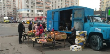 На Подоле и в Дарницком районах прошли рейды против стихийной торговли - отчет коммунальщиков
