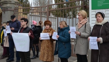 В Николаеве прошла акция против сокращения региональных филиалов и объемов вещания