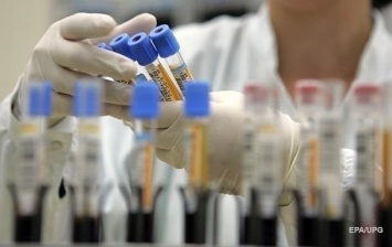 В США начнут испытывать на людях первую вакцину от коронавируса