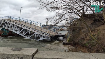 Обрушившейся понтонный мост в Николаеве будут восстанавливать около месяца