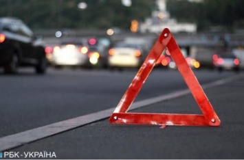Массовое ДТП под Киевом: из-за столкновения 6 автомобилей пострадал ребенок