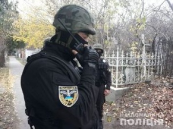 В Николаеве полиция задержала кладбищенского вандала
