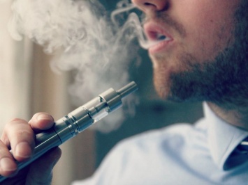 Курение вейпов и электронных сигарет приводит к изменению микробиома полости рта