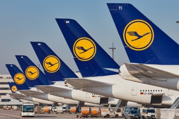 Lufthansa запустила программу сокращения расходов из-за коронавируса