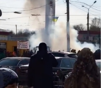 Харьков колотит: облсовет штурмуют охотники, на Барабашова начали жечь шины - силовики в полной готовности