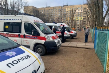 В одной из школ Днепра неизвестные распылили газовый баллончик: в больнице оказались 15 человек