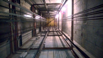 Киевлянин сломал лифты в подъезде на Теремках