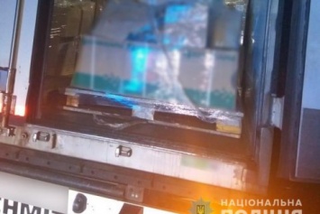 В Черкасской области задержали банду, на ходу похищавшую грузы из фур