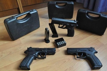 Пистолеты и винтовки по почте: СБУ "накрыла" подпольные цеха по изготовлению оружия
