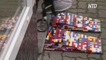 В Германии пандусы для инвалидов стали делать из LEGO (видео)
