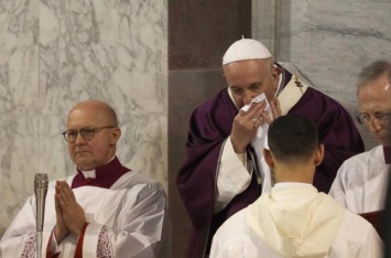 Папа Римский отменил встречу с римскими священниками из-за болезни