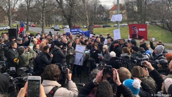 В Праге открыли площадь им.Бориса Немцова - на ней стоит посольство России