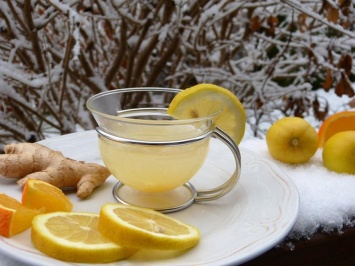 Удивительные плюсы лимонной воды на голодный желудок