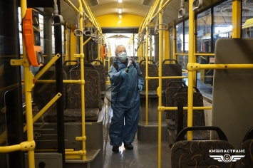 В Киеве дезинфицируют наземный общественный транспорт. Фото