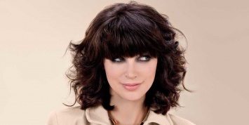 ТОП-5 весенних причесок для непослушных волос: советы по укладке