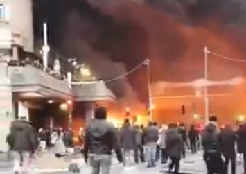 Огненный ад в Париже: город в огне, люди в панике, возможен поджог