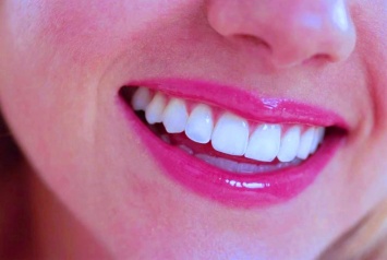 Проверьте ваши зубы: медики предупредили о болезнях, которые может спровоцировать кариес