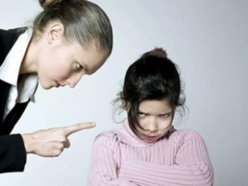 Мама пятиклассницы обвиняет учителя в предвзятом отношении к дочери