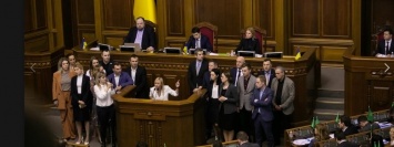 "Цирк и формирование "правительства Януковича", - фракция "Голоса" покинула зал заседаний