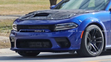 В сети появились первые снимки Dodge Charger в мощной версии SRT Hellcat Redeye