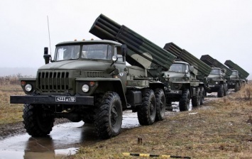 Боевики на Донбассе разместили "Грады" и танки с нарушением соглашений, - СЦКК