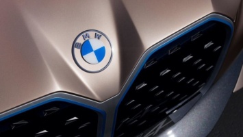 Компания BMW представила новый логотип